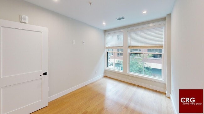 Building Photo - 220-222 Tremont St. Unit 2D