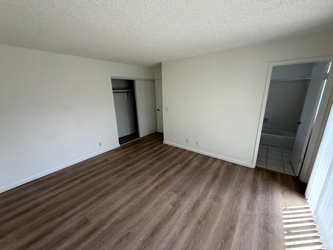 Building Photo - 951 Sloat Dr
