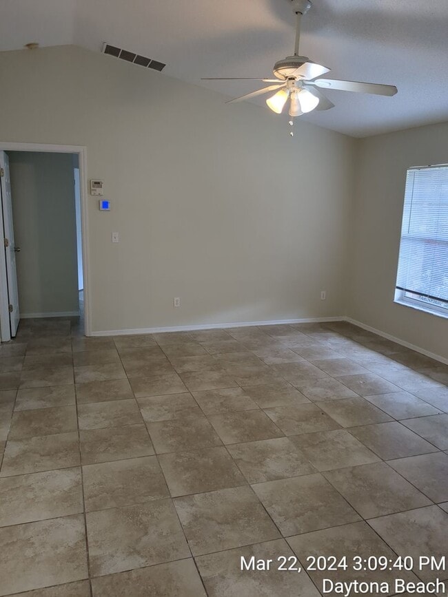 Building Photo - Spacious 4BR Home Minutes from Daytona Beach – Freshly Updated & Move-In Ready!