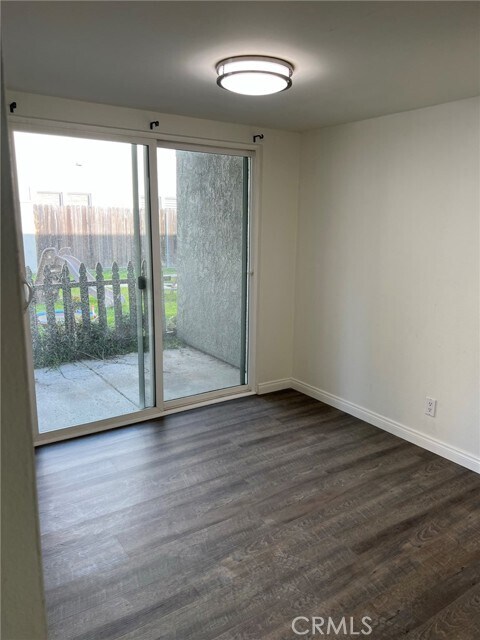 Building Photo - 210 Venice Ave
