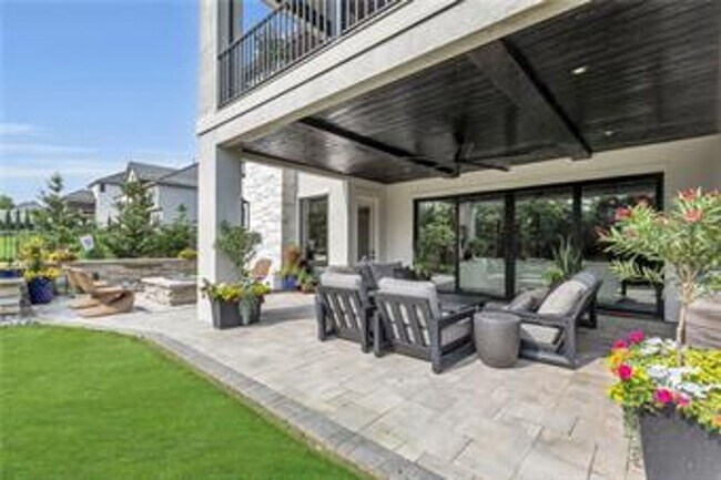 Building Photo - {5842} Luxury Rental in Forrest Ridge Esta...