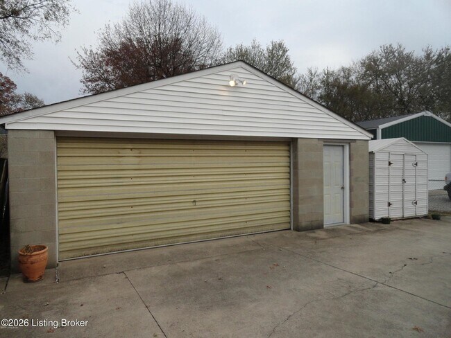 Building Photo - 5531 Halstead Ave