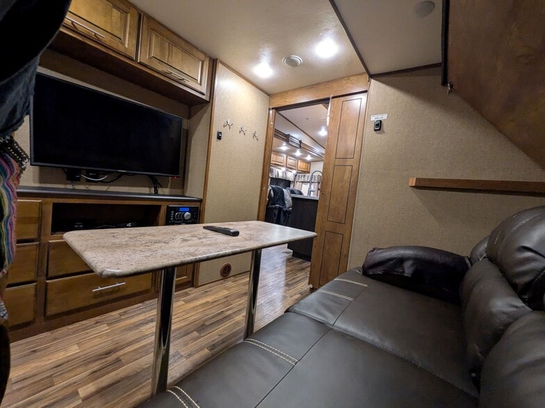 Building Photo - 1054 Cross Springs Ct