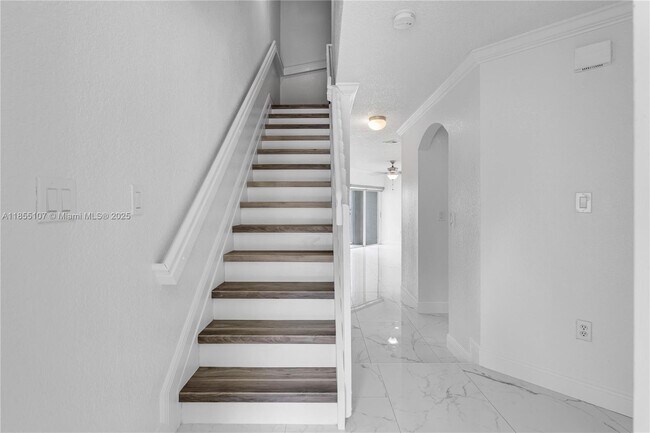 Building Photo - 14308 SW 120th Ct
