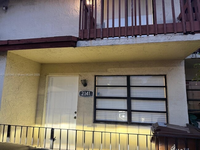 Primary Photo - 2341 W 66th Pl