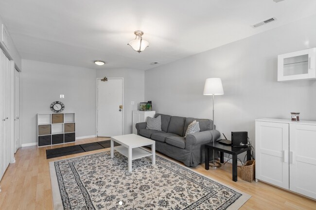 Building Photo - 96 Gant Cir