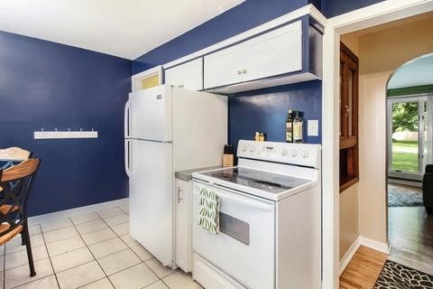 Building Photo - 122 Cambridge Ave