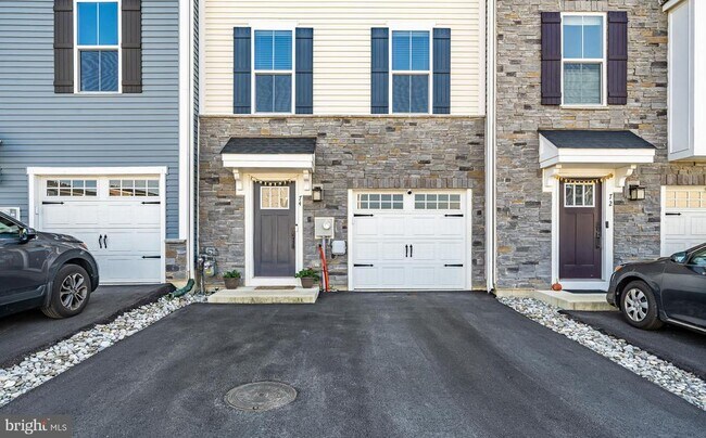 Building Photo - 74 Glory Maple Ln