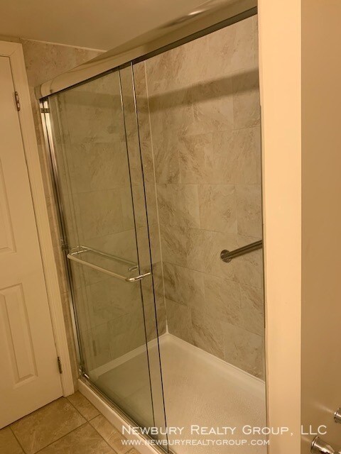 Building Photo - 530 N Main St