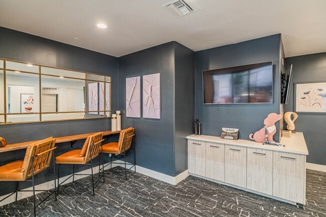 Building Photo - 2150 S 55th St