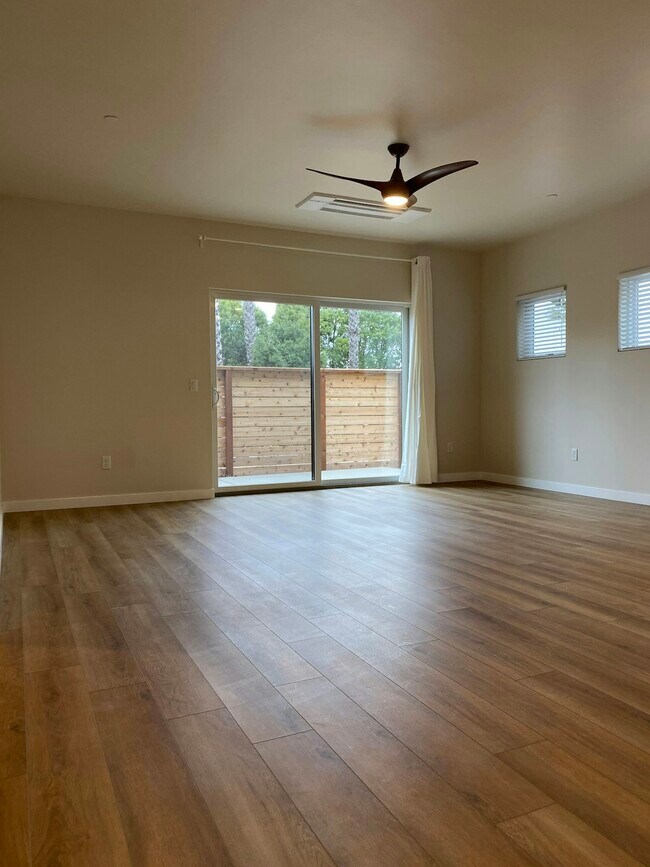 Building Photo - 691 Stoneridge Drive, Unit ADU