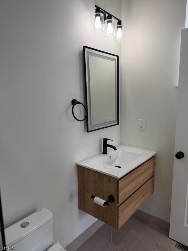 Building Photo - 12 Nelson Pl