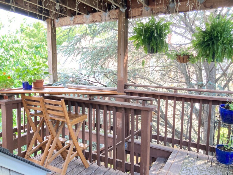 Building Photo - 386 Highland Ave