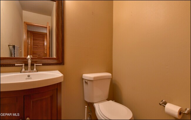 Building Photo - 710 N Resler Dr