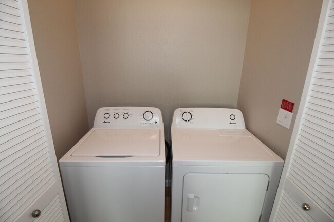 Building Photo - BRAND NEW with SOLAR Washer/Dryer/Fridge Included