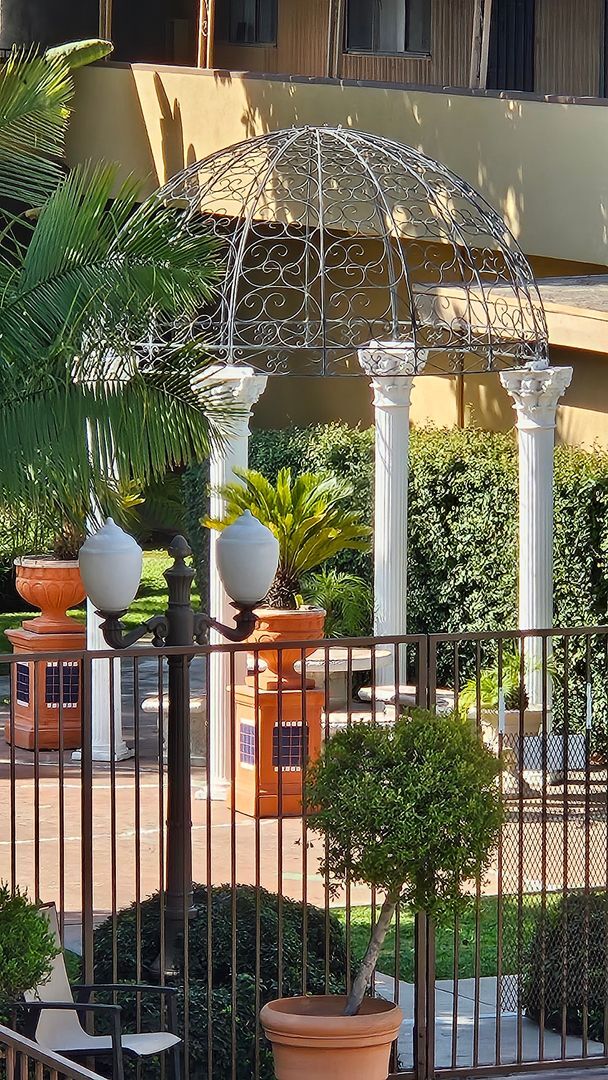 Interior Photo - Courtyard Apartments