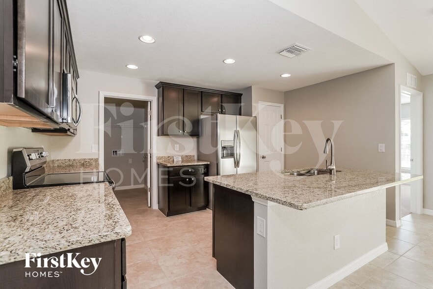 Building Photo - 1114 SW 41st Terrace