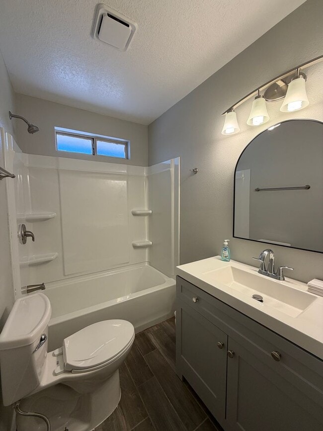 Building Photo - 3 Bedroom Single Story Home Available Near 12th St NW & Menaul Blvd NW!