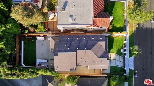 Building Photo - 10593 Kinnard Ave