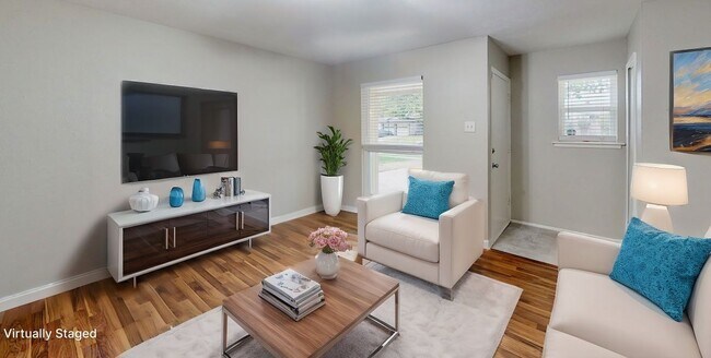 Building Photo - 1404 Meadowcrest Dr