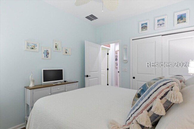 Building Photo - 247 Tropics Ave