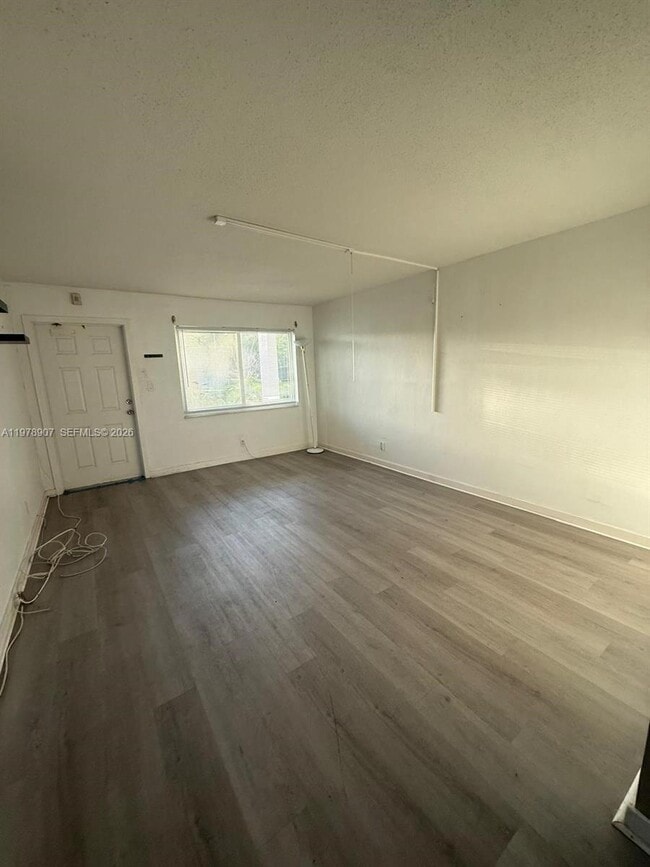 Building Photo - 2415 Lincoln St