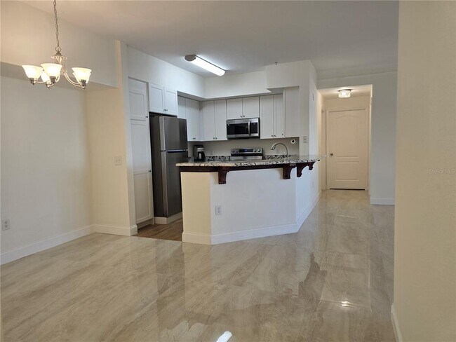 Building Photo - 4170 Central Sarasota Pkwy