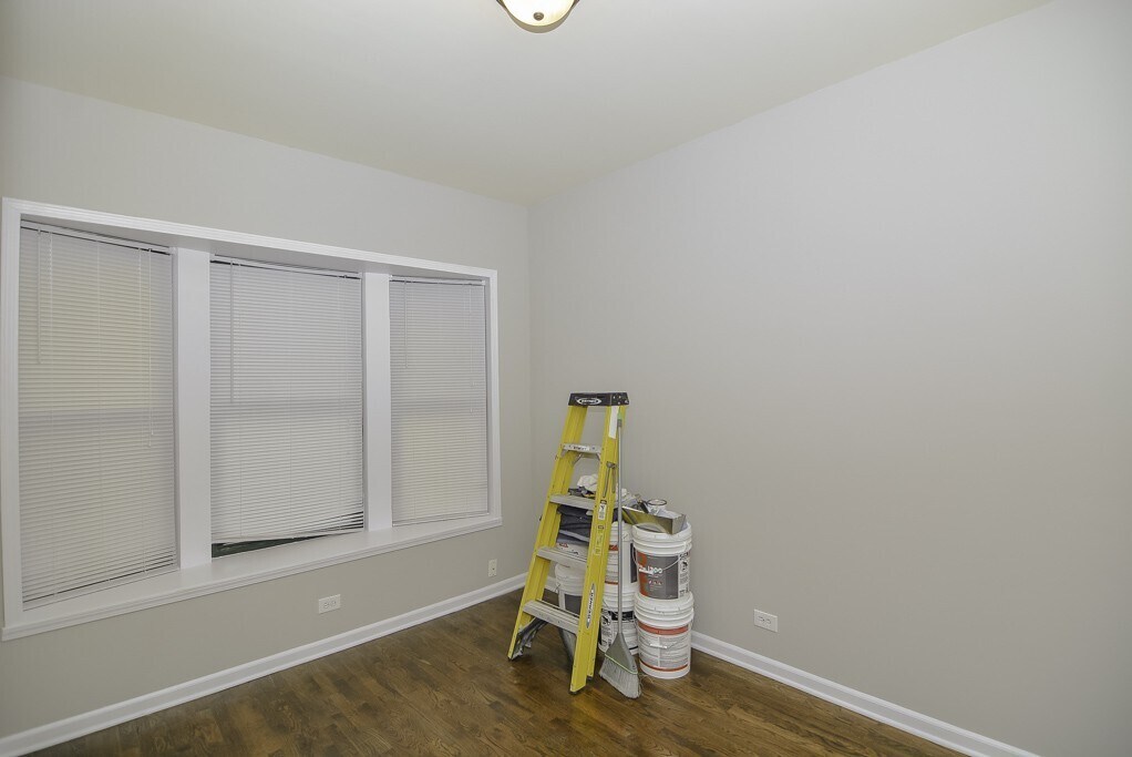 Building Photo - 1311 W Leland Ave