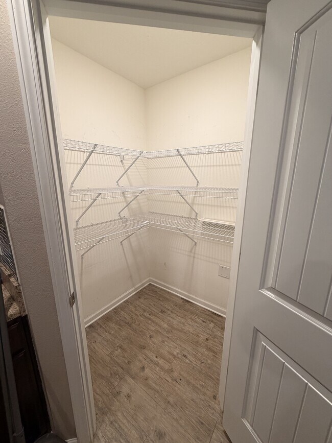 Building Photo - 9470 Lutoo Ln