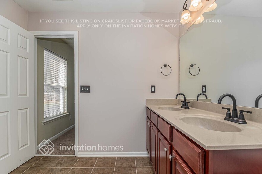 Building Photo - 311 Rondelay Dr