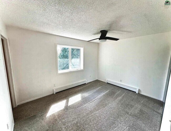 Building Photo - 4-Bedroom Fairbanks Home with Garage, Deck...