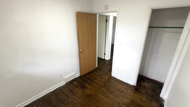 Building Photo - 3535 Robey Ave