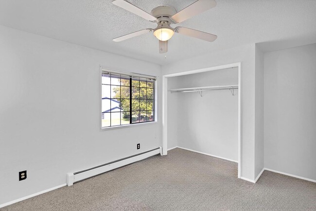Building Photo - 2 Bedroom Condo near CMU