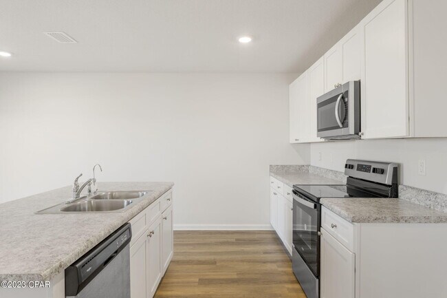 Building Photo - 5033 Rivergrass Dr