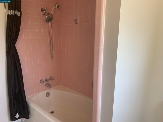 Building Photo - 1608 Claycord Ave