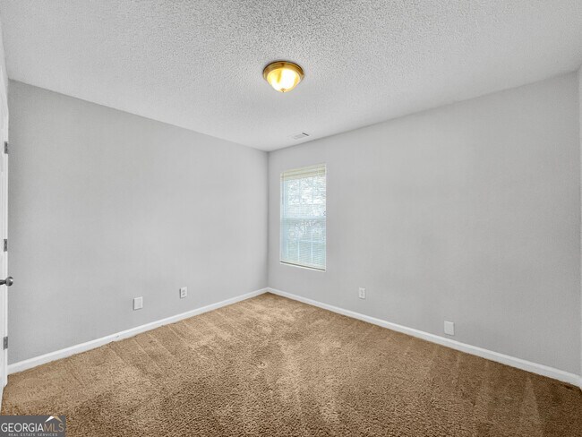 Building Photo - 10 Fieldview Ln