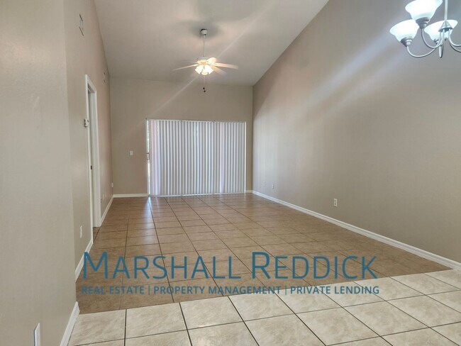 Building Photo - Super cute 2 bedroom 2 bath close to pine ...