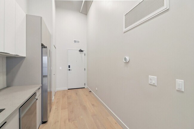 Building Photo - 1706 Sherman Ave