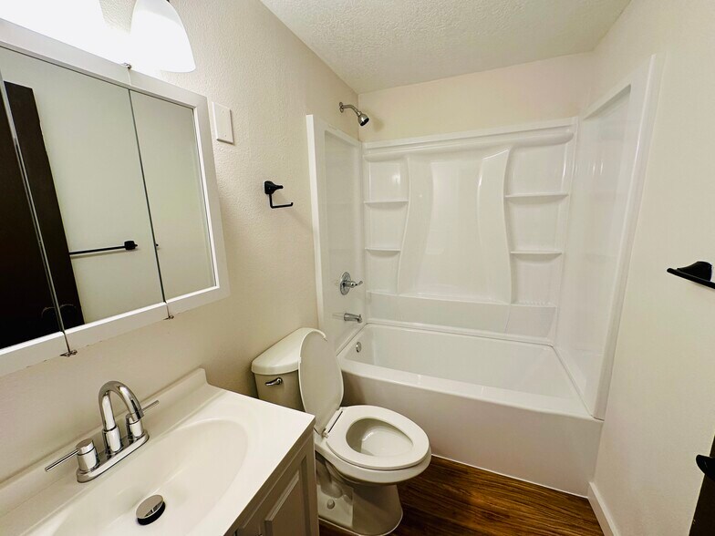 Building Photo - 3640 SW 114th Ave