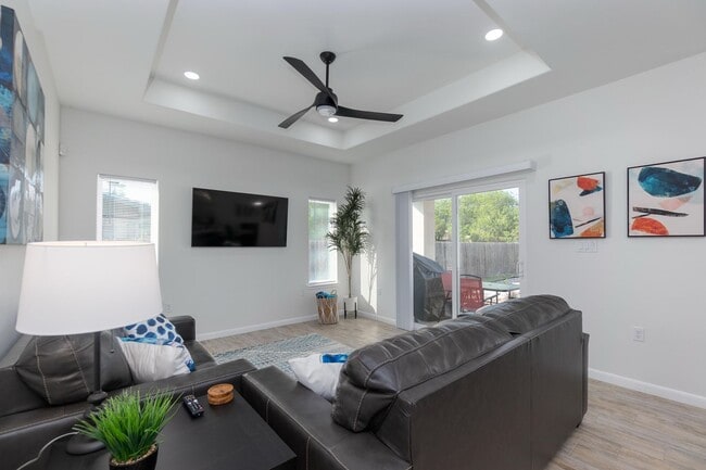Building Photo - FOR LEASE - MODERN COMFORT MEETS PRIME LOC...