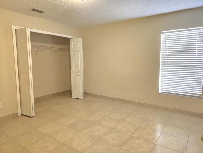 Building Photo - 618 Windrose Dr