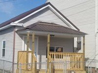 Building Photo - 3 bedroom, 1 Bath $800 No Pets Call (304) ...