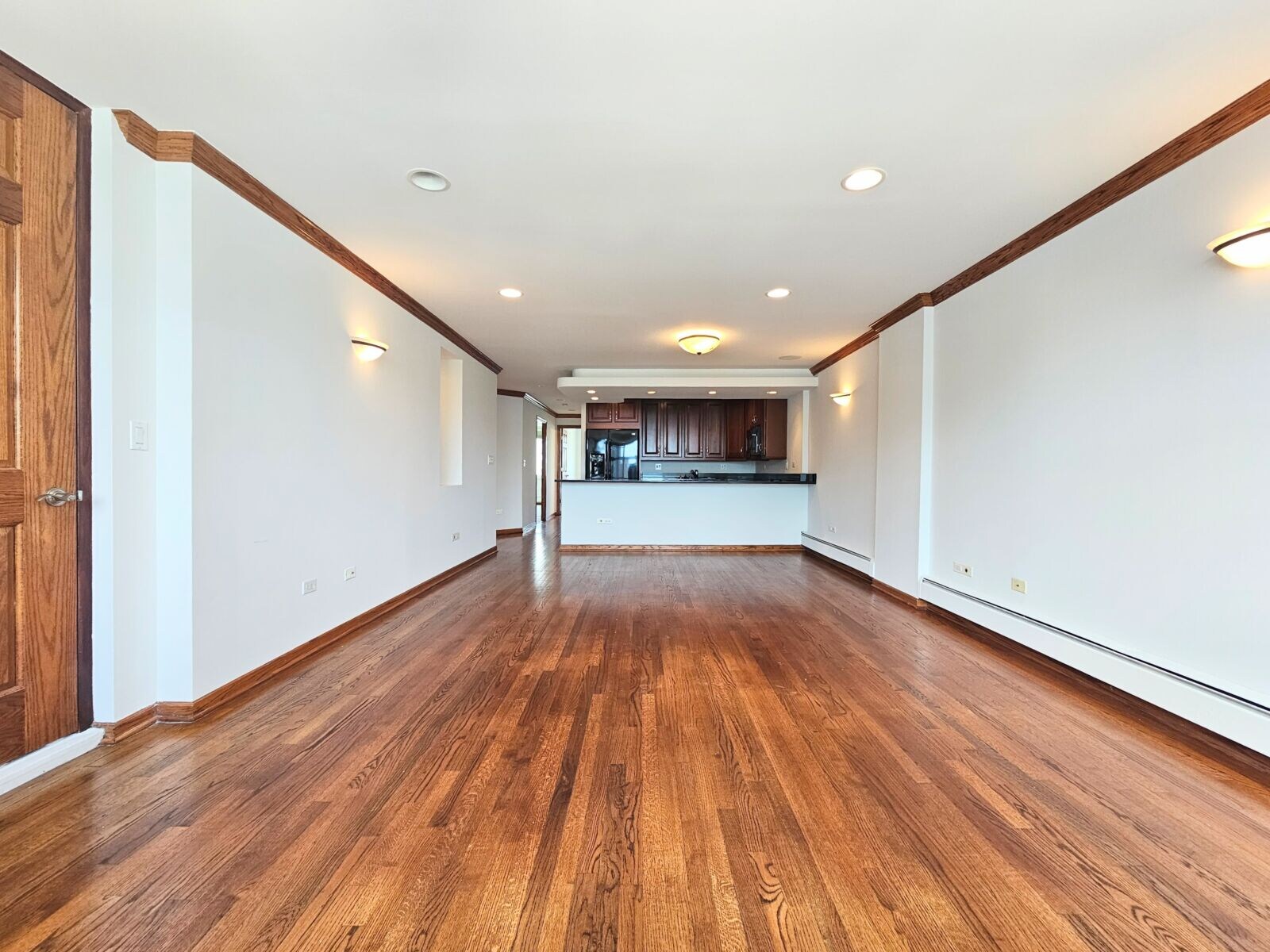 Building Photo - 1356 N Dearborn St