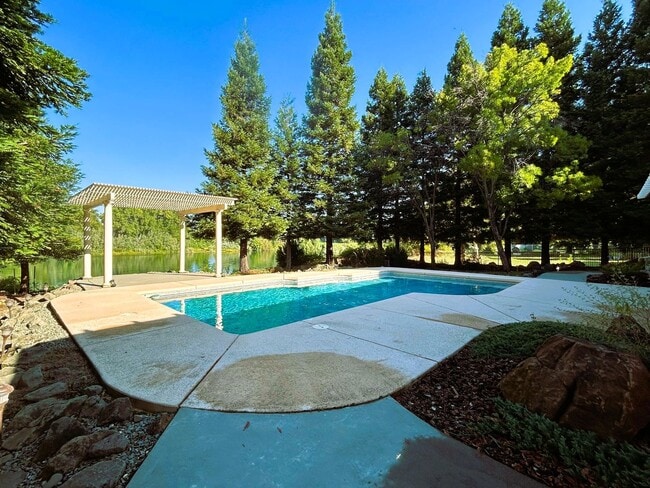Building Photo - 120 Agua Verdi Dr