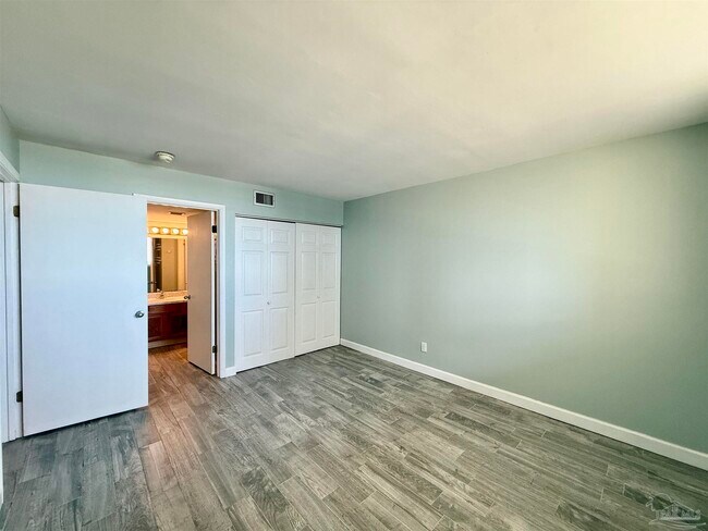 Building Photo - 900 Fort Pickens Rd