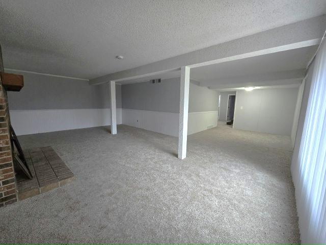 Building Photo - 406 Viking Terrace