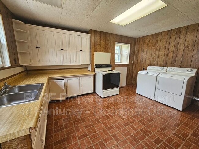 Building Photo - 643 Cane Run St