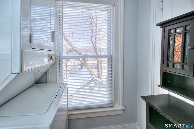 Building Photo - 56 Franklin St