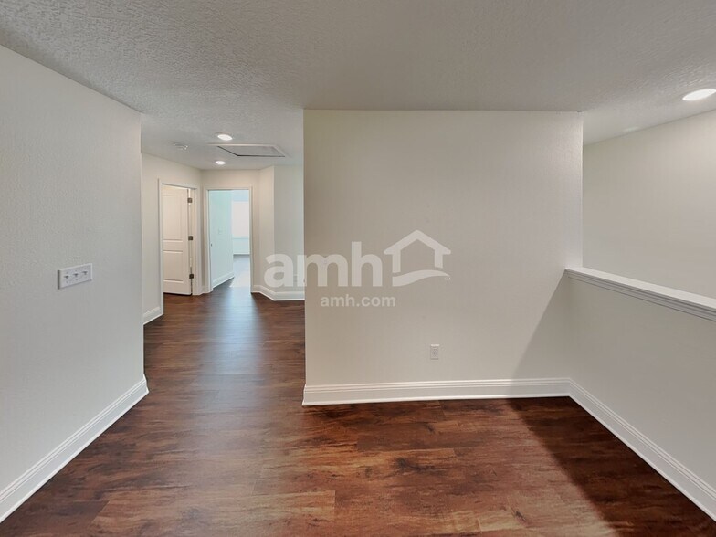 Building Photo - 16524 Cheyanne Ct
