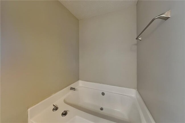 Building Photo - 1395 Chalet Cir